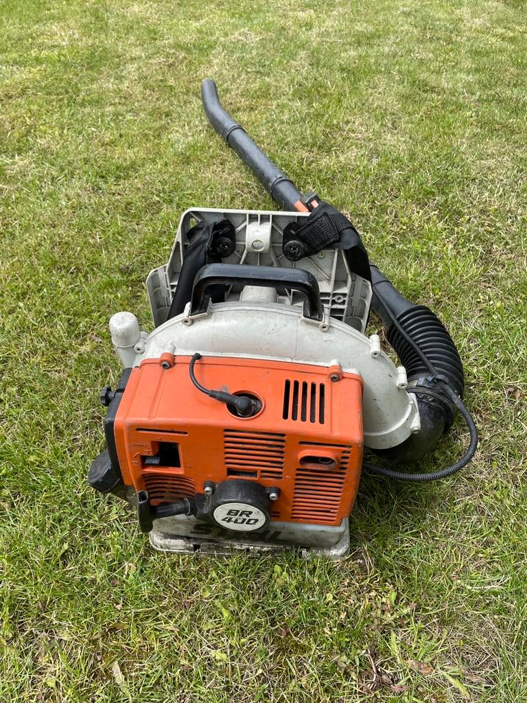 Stihl BR400 bladblazer en Ikra Mogatec heggenschaar, Tuin en Terras, Bladblazers, Ophalen of Verzenden, Gebruikt, Benzine, Ruggedragen