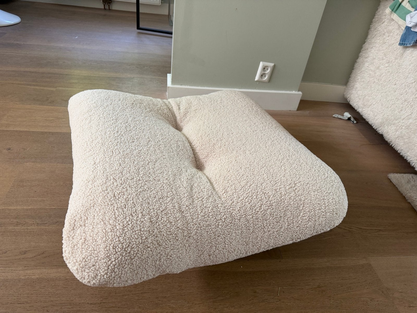 Ligne roset Marsala poef - Crème Bouclé, Ophalen, Overige kleuren, Zo goed als nieuw, Eén