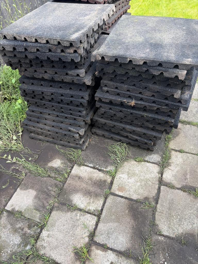 Rubberen tegels, Tuin en Terras, Tegels en Klinkers, Ophalen, Zo goed als nieuw, Rubber, Overige typen