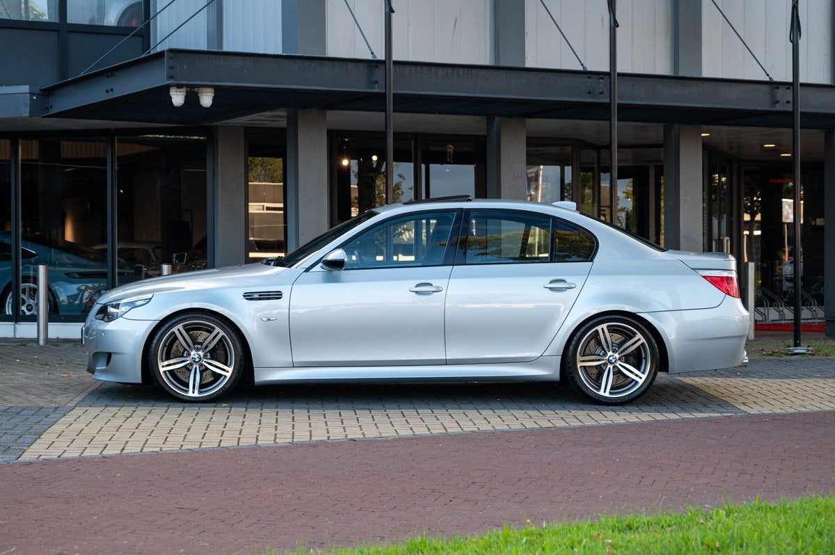 BMW M5 V10 LCI (bj 2009, semi-automaat), Auto's, Automaat, Gebruikt, Overige kleuren, 507 pk