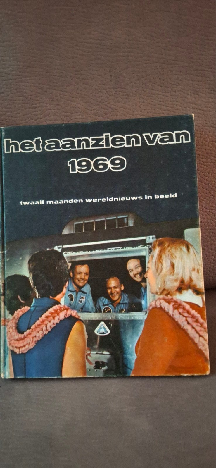 Het Aanzien van 1969 - Twaalf maanden wereldnieuws in beeld, Boeken, Tijdschriften en Kranten, Gelezen, Overige typen, Ophalen of Verzenden