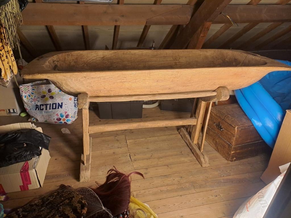 Antieke houten trog op onderstel - uniek decoratiestuk, Antiek en Kunst, Ophalen