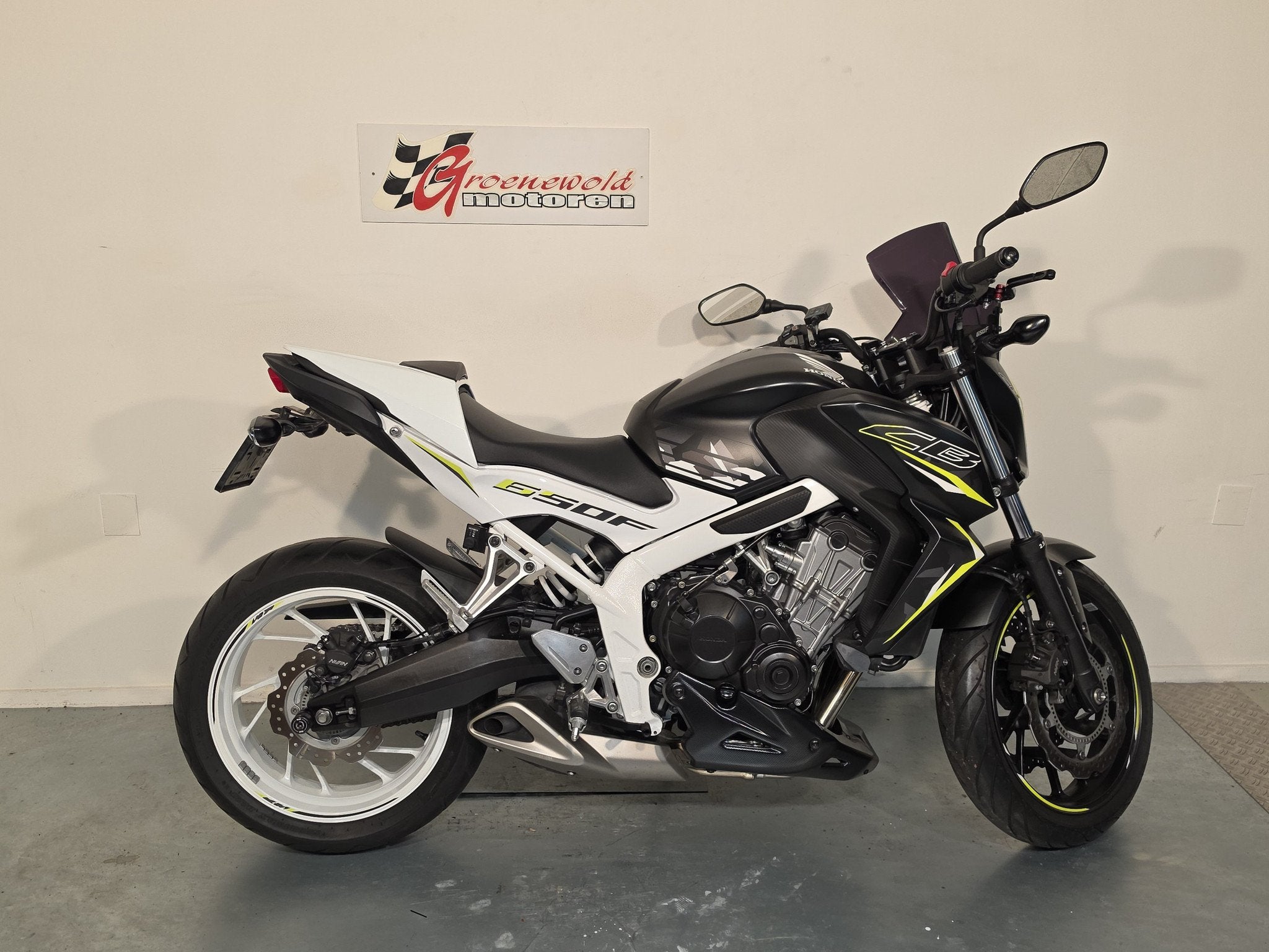 Honda CB 650 F CB 650 FA , 2017 , 16600 km, veel extra's, Honda Motor Europe (North) Gmb, Gebruikt, Nikkelstraat 17
2984 AM  idderkerk