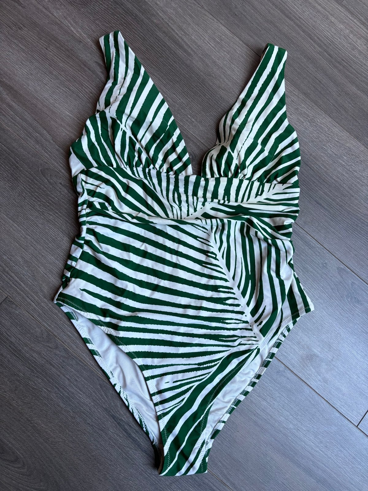 H&M Corrigerend Badpak Maat L Groen met Bladeren, Ophalen of Verzenden, Nieuw, Groen, Badpak