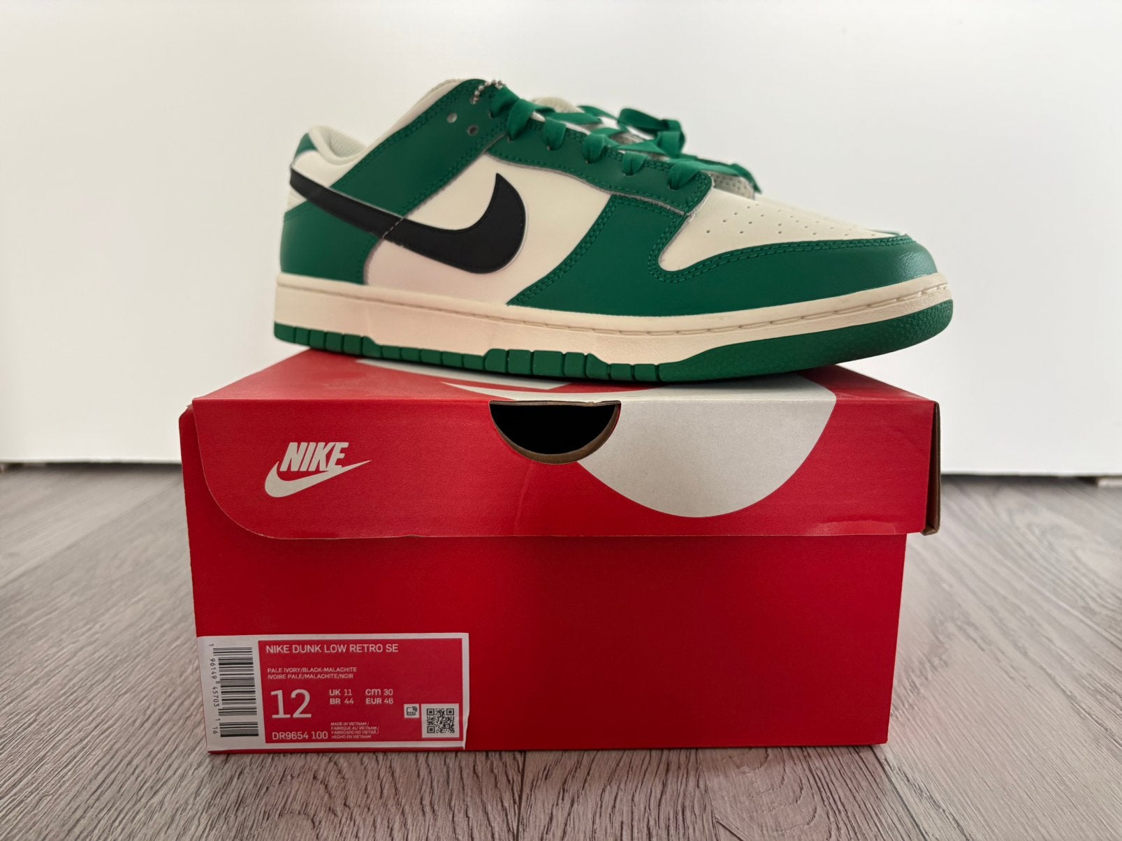 Nike Dunk Low SE Lottery Pack Malachite Green EU46 US12, Ophalen of Verzenden, Nieuw, Wit