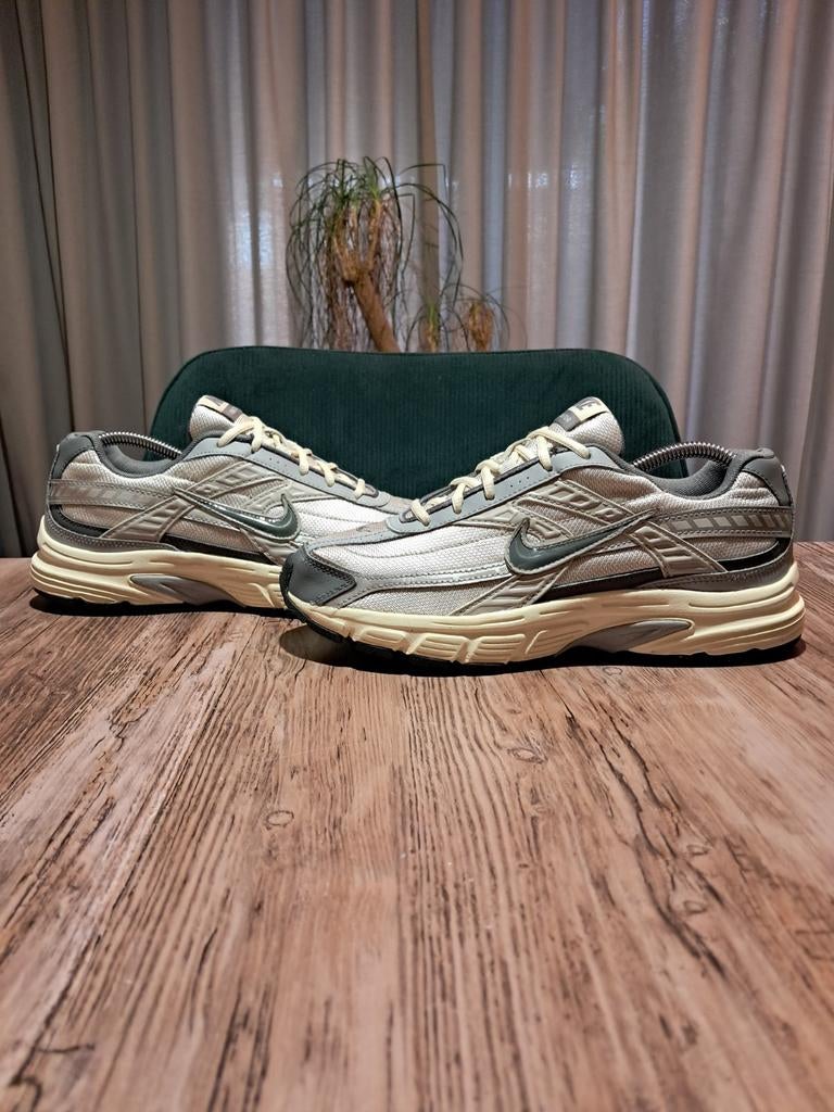 Nike Initiator 'Light Bone' Size 42, Wit, Nike, Ophalen of Verzenden, Sneakers of Gympen