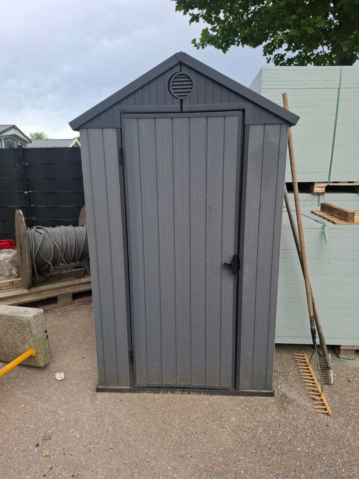 Compact tuinhuisje 200x130 cm - Ideaal voor kleine tuinen, Tuin en Terras, Kunststof, Gebruikt, Tuinhuis, Minder dan 200 cm