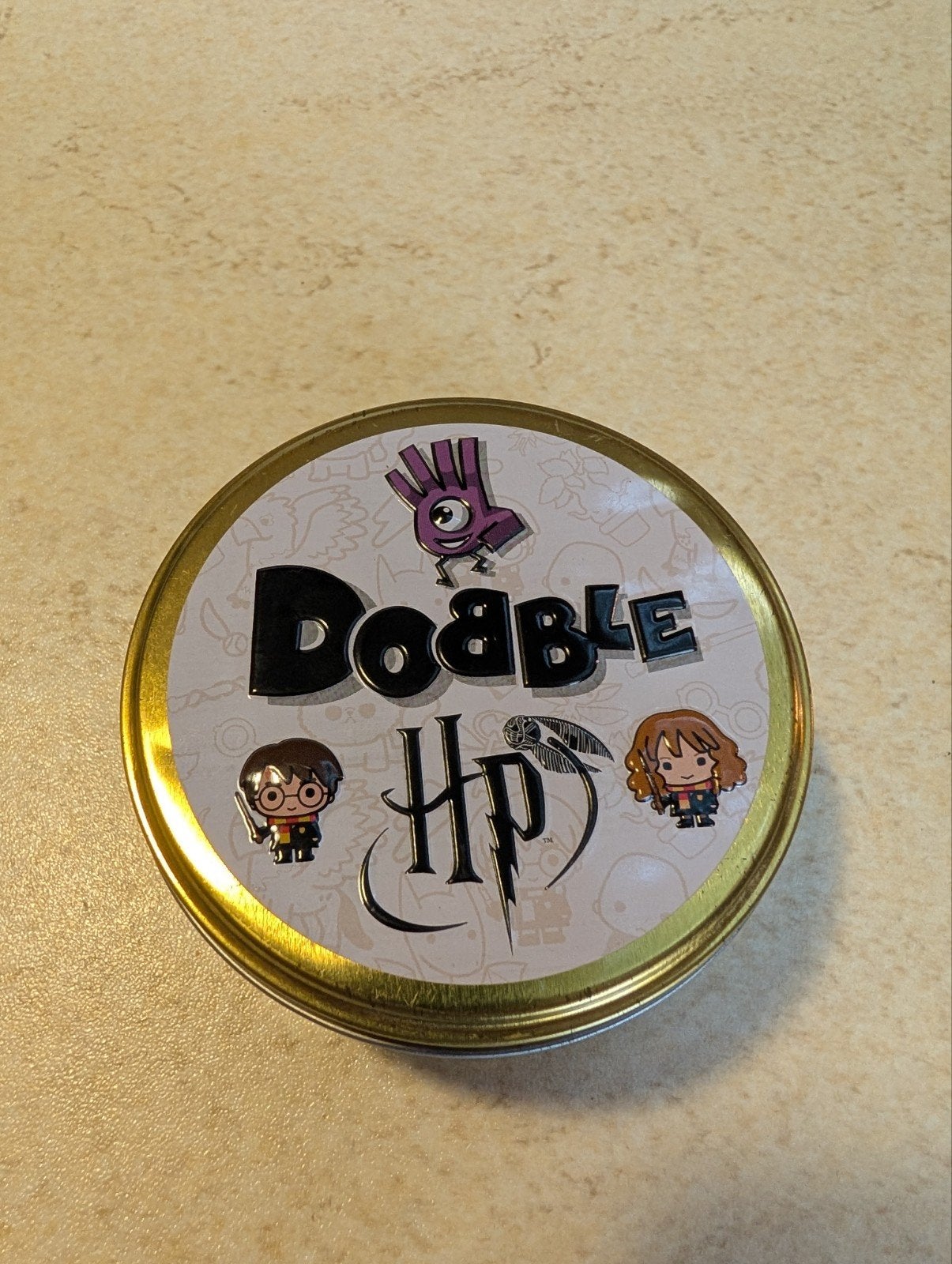 Dobble Harry Potter - Reisspel - Zo goed als nieuw, Hobby en Vrije tijd, Gezelschapsspellen | Bordspellen, Vijf spelers of meer