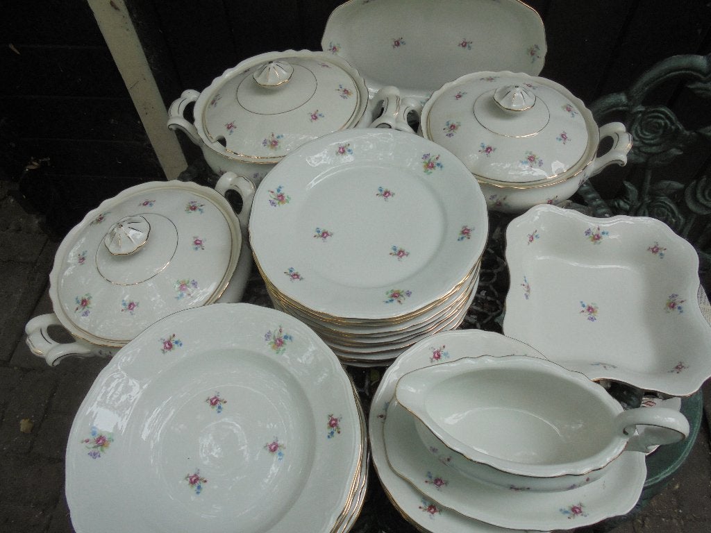 Thee- Ontbijt- en Dinerservies Mitterteich bloemetjes roosje, Antiek en Kunst, Ophalen of Verzenden