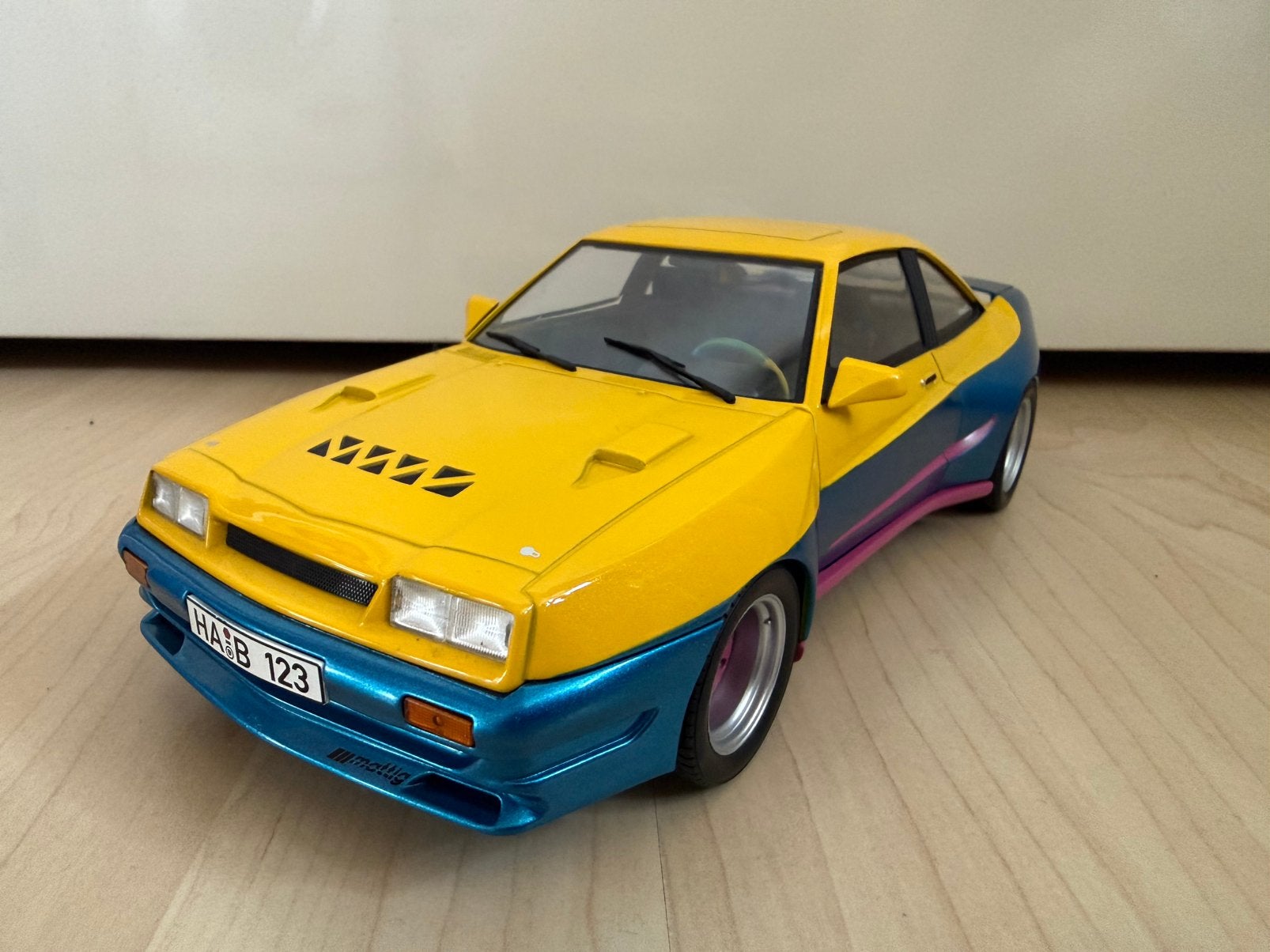 Opel Manta. Mattig. Manta manta, Ophalen of Verzenden, Zo goed als nieuw, Motor, Overige merken