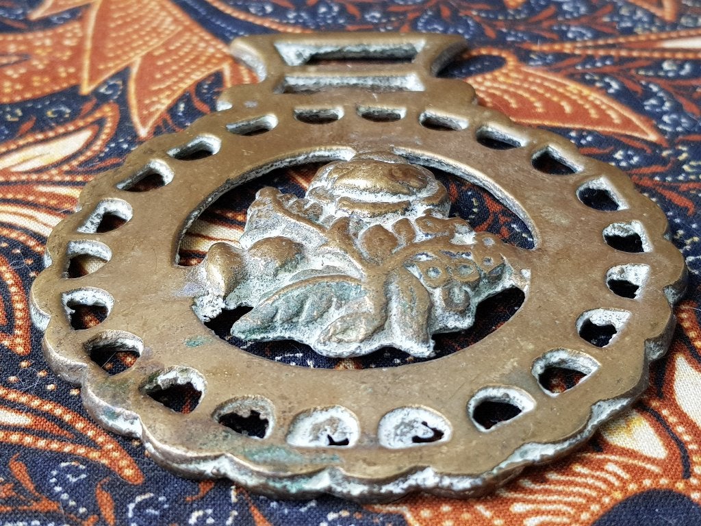 Antiek kleppermannetje uit Engeland met een roos 9 cm. 1890., Ophalen of Verzenden, Koper