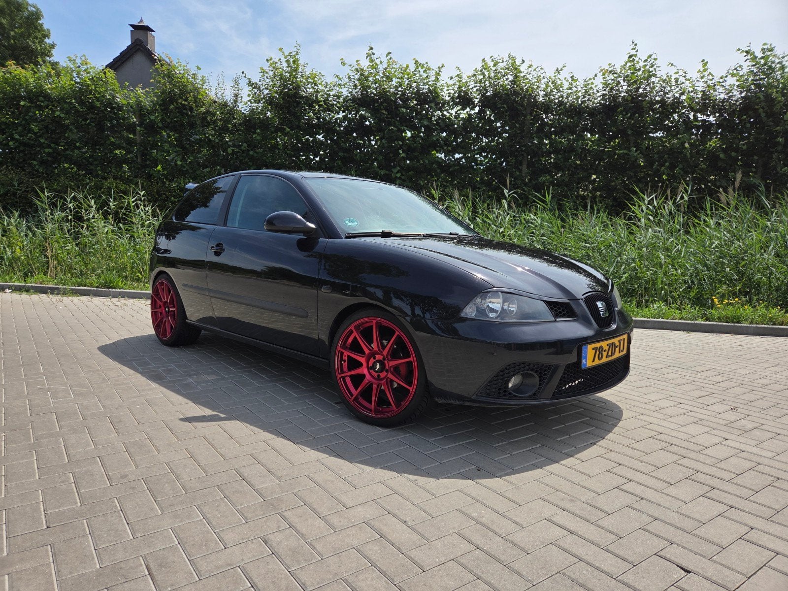 Seat Ibiza 1.6 77KW 3DRS 2008 Zwart, Auto's, Seat, Voorwielaandrijving, 40 €/maand, Zwart, 4 cilinders