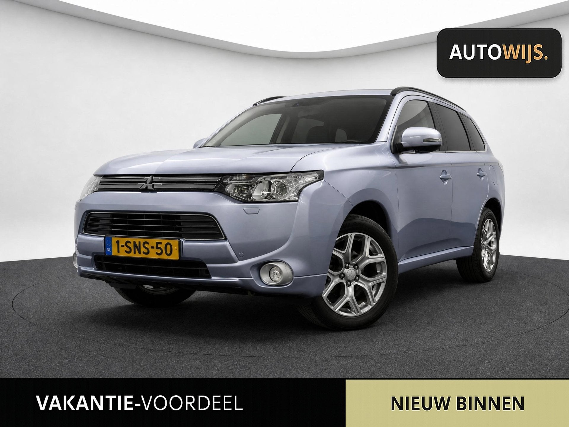 Mitsubishi Outlander 2.0 PHEV Instyle+|PANO|LEDER|TREKHAAK|C, Auto's, Mitsubishi, Zwart, 4 cilinders, Blauw, Vierwielaandrijving
