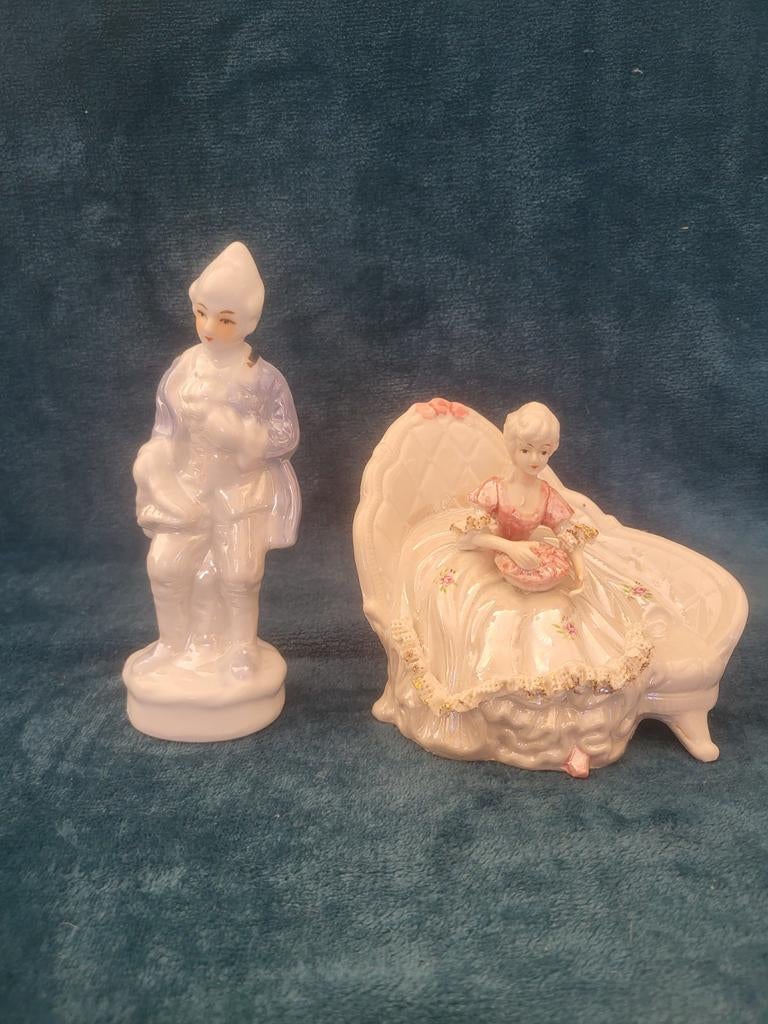 Vintage porseleinen beelden: staand en zittend figuur, Verzamelen, Beelden en Beeldjes, Ophalen, Gebruikt, Mens