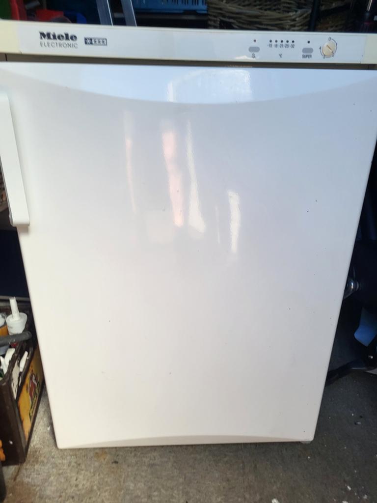 MIELE  Electronic tafelmodel vriezer , GRATIS BEZORGD., Ophalen of Verzenden, Gebruikt, Minder dan 60 cm, 85 tot 120 cm