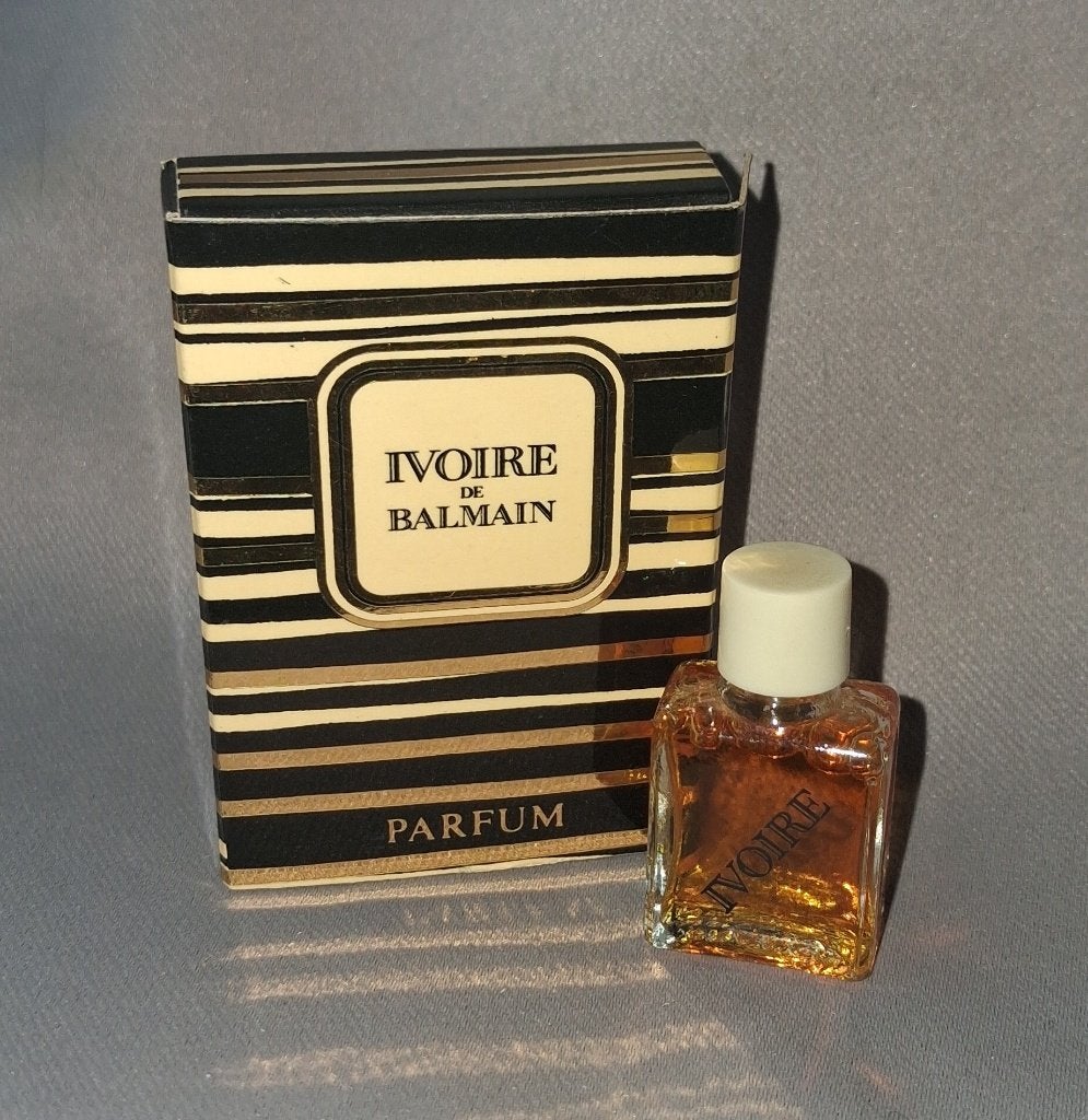 Parfum miniatuur -  Balmain Ivoire + doosje, Verzamelen, Ophalen of Verzenden, Zo goed als nieuw, Miniatuur, Gevuld