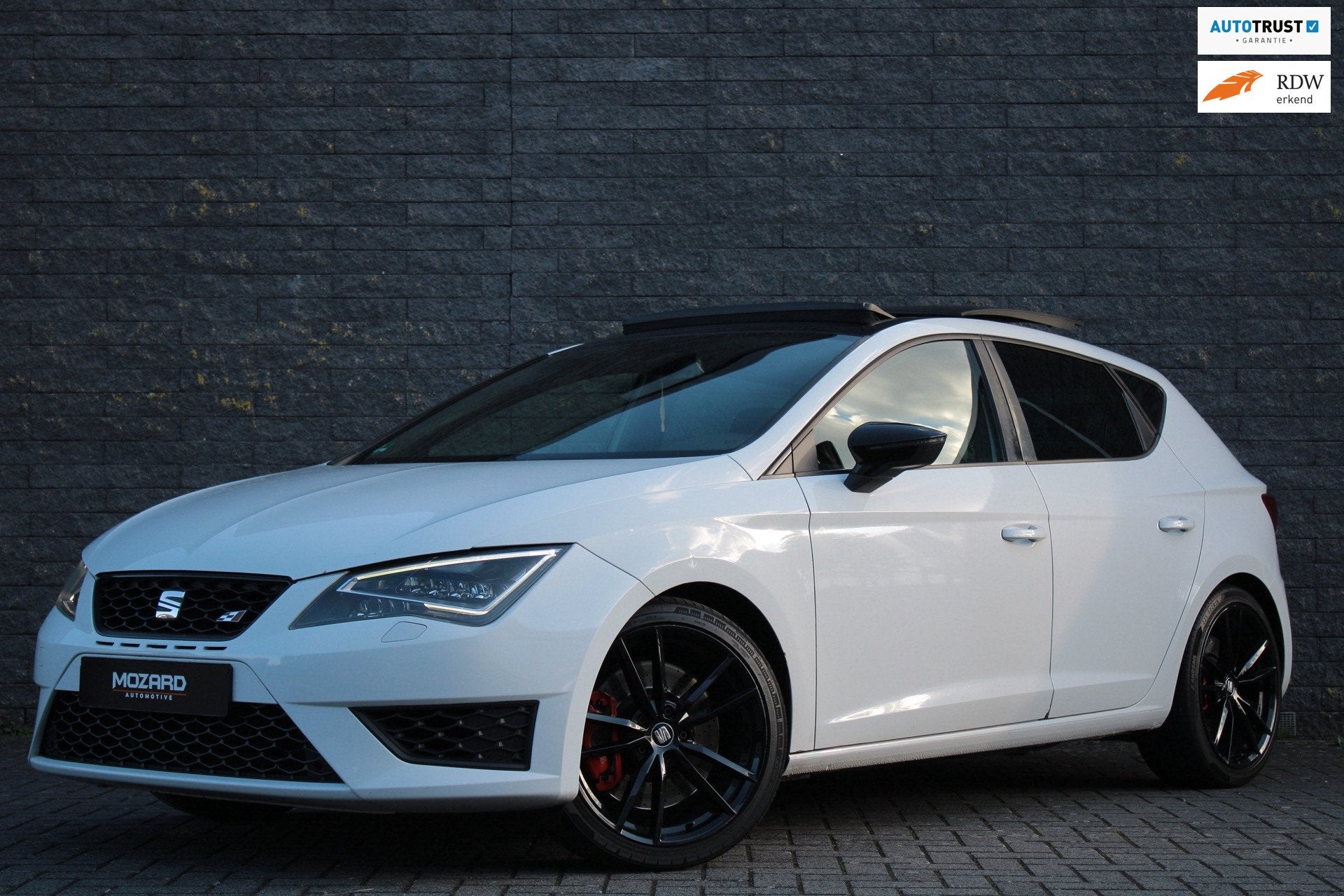 Seat Leon 2.0 TSI Cupra 400PK!/PANO/AUT, Auto's, 15 km/l, 4 cilinders, 1984 cc, Leon