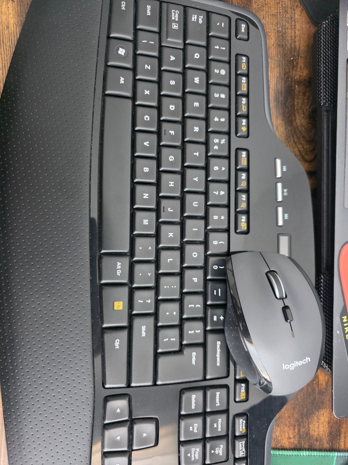 Logitech MK540 Draadloos Toetsenbord en Muis Set QWERTY, Gebruikt, Multimediatoetsen, Logitech, Ophalen of Verzenden