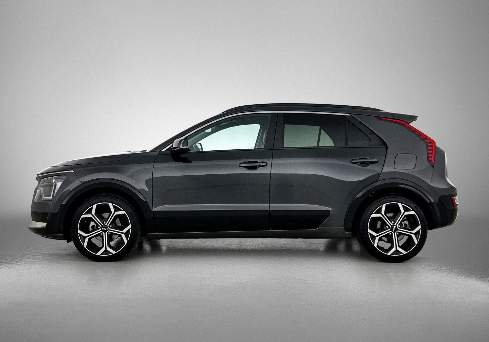 Kia Niro 1.6 GDi Hybrid DynamicPlusLine 18"Inch velgen | Sto, Gebruikt, Leder en Stof, 23 km/l, Bedrijf
