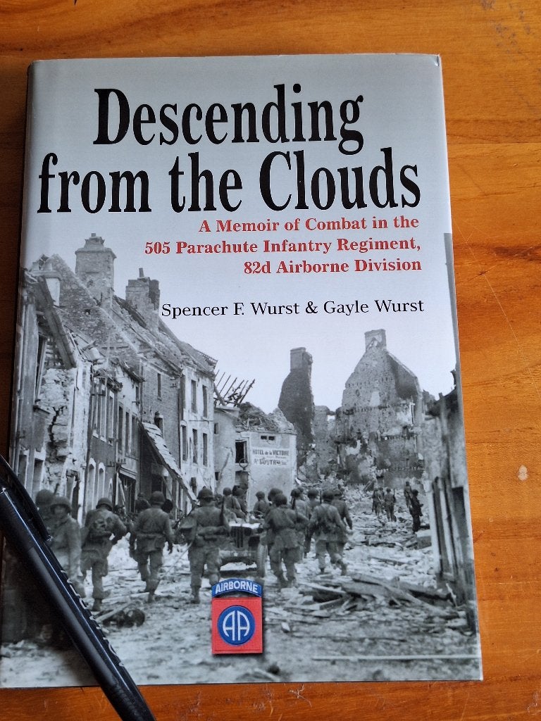 Descending from the Clouds: Memoires 82d Airborne Division, Tweede Wereldoorlog, Ophalen of Verzenden, Zo goed als nieuw, Landmacht