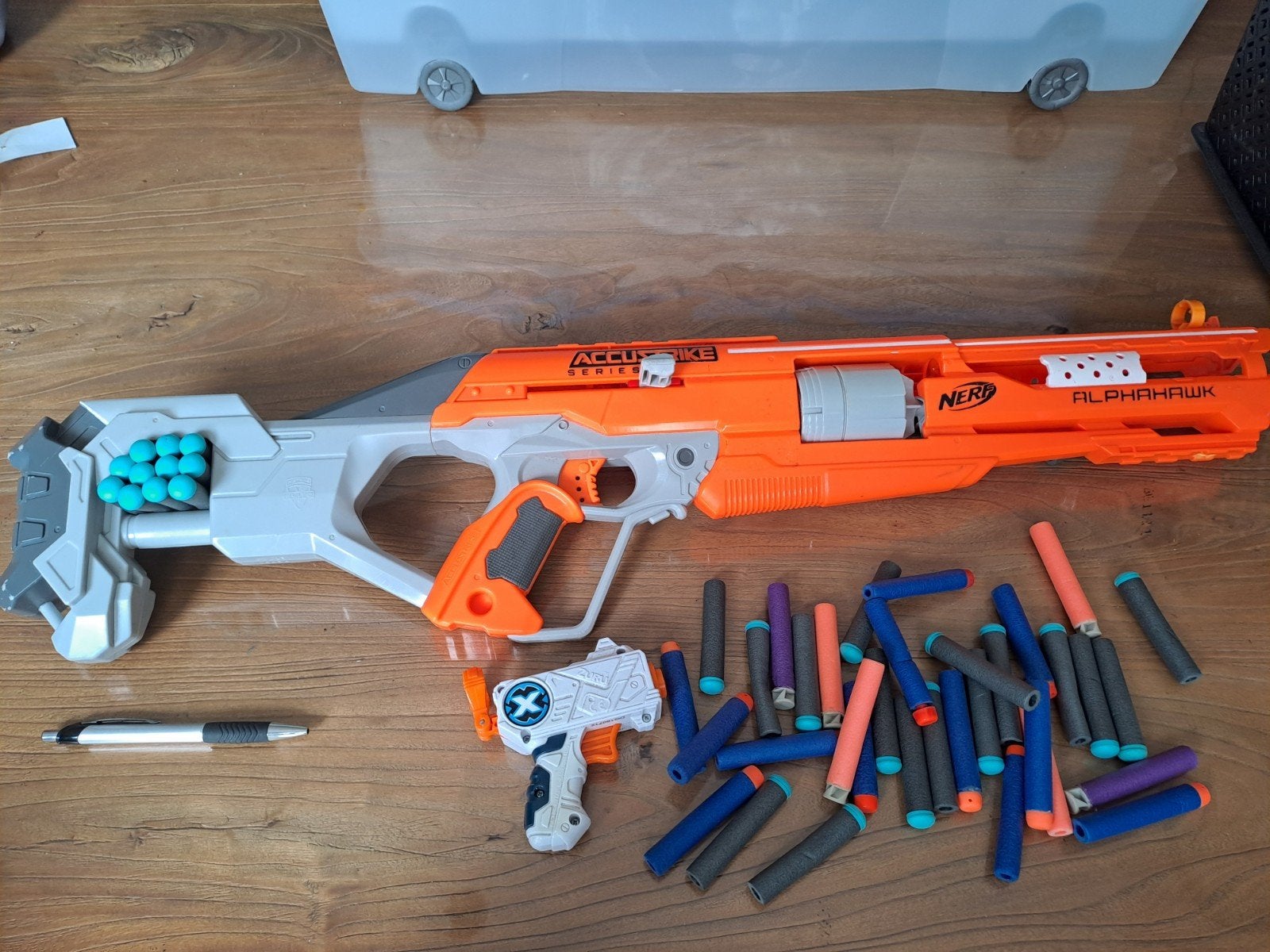 Nerf AlphaHawk met extra pistool en pijltjes, Ophalen of Verzenden, Gebruikt