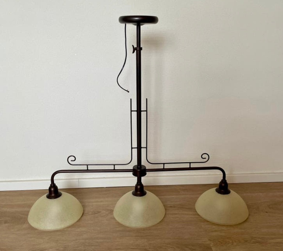 Mooie 3-lichts hanglamp met 3 glazen kappen, Ophalen of Verzenden, Zo goed als nieuw, Glas