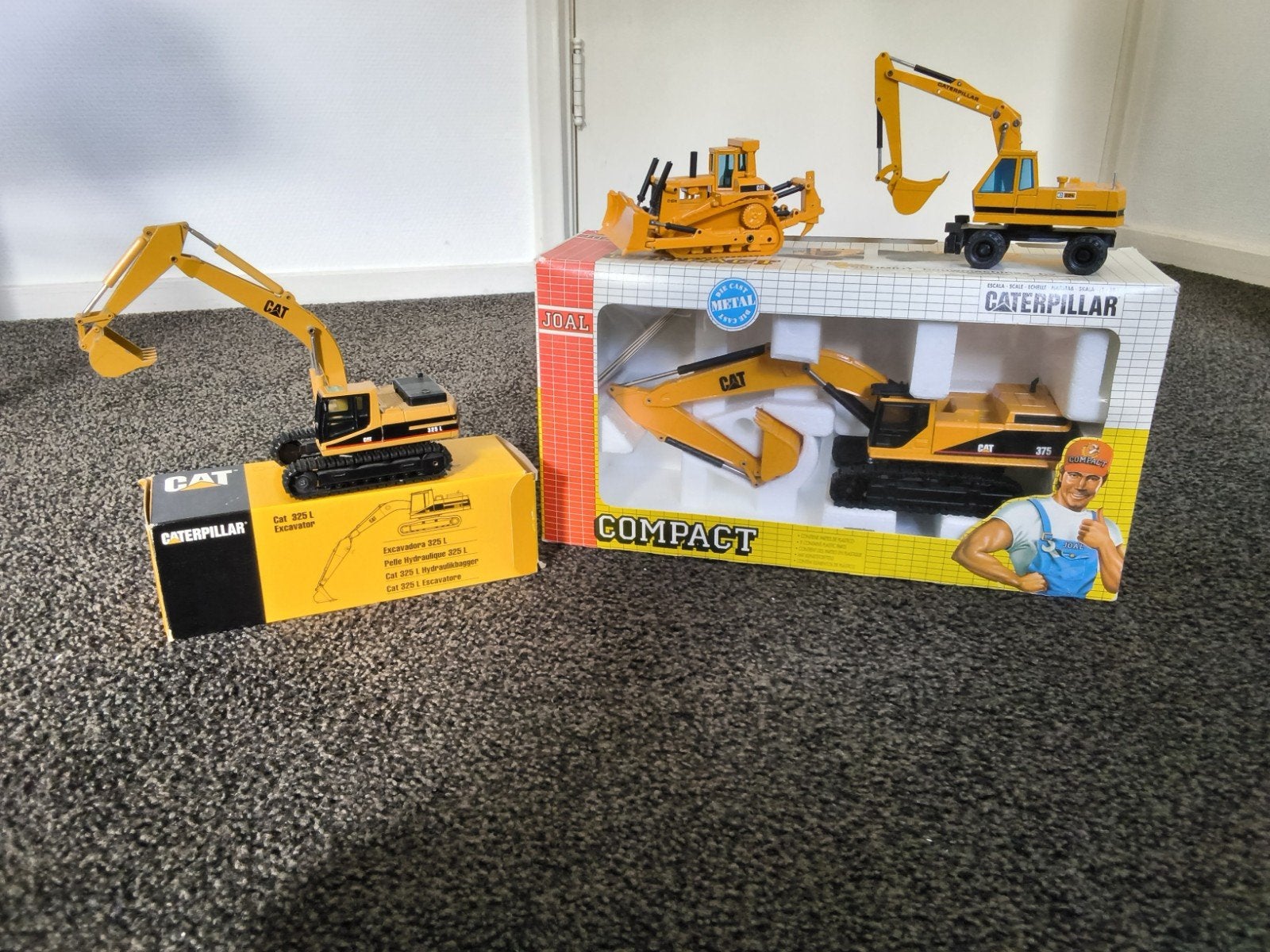 Caterpillar modellen te koop, Ophalen, Zo goed als nieuw, 1:50 of kleiner, Overige merken