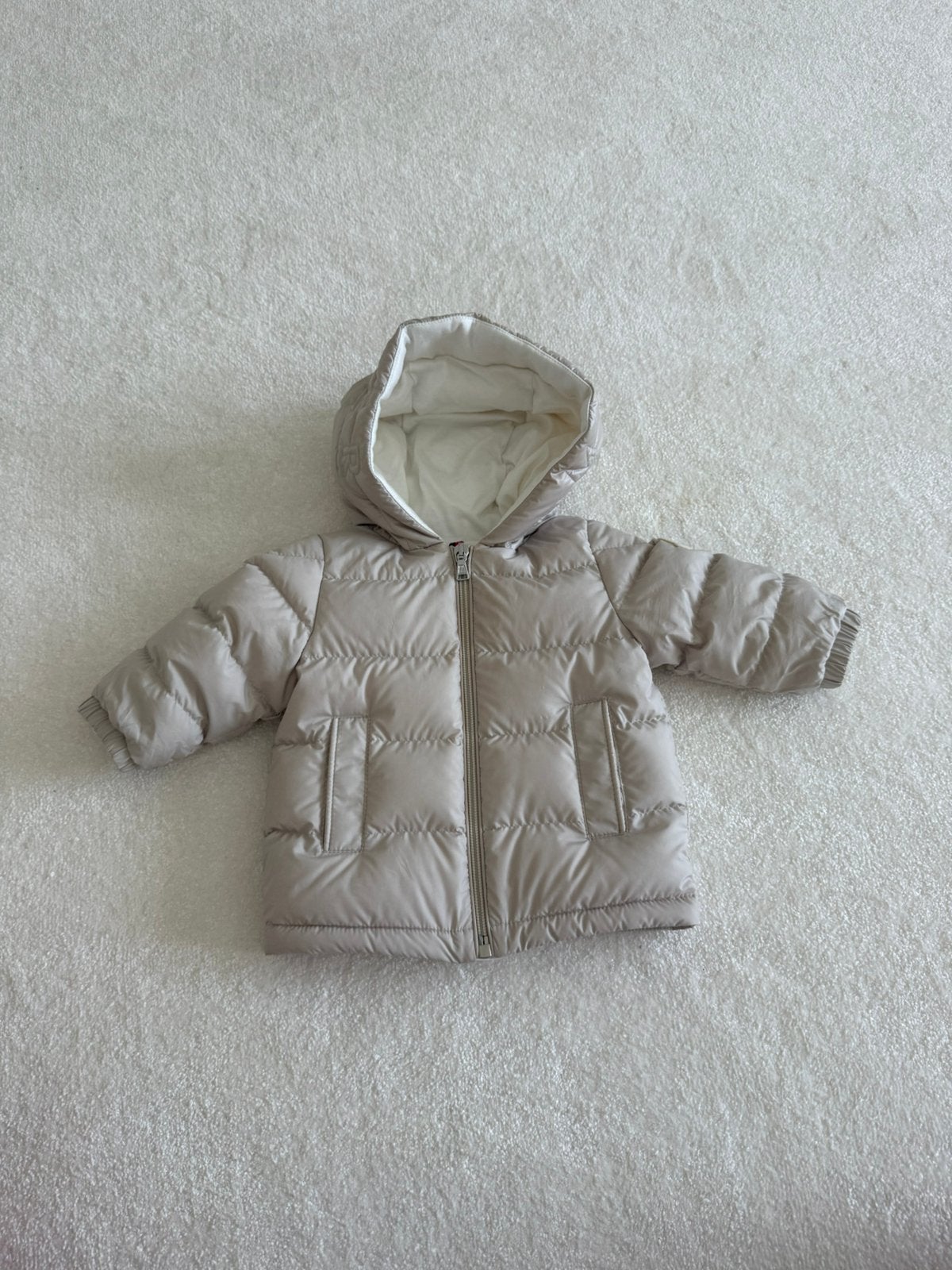 Moncler Winterjas Beige, Kinderen en Baby's, Babykleding | Maat 62, Ophalen of Verzenden, Zo goed als nieuw, Meisje, Jasje