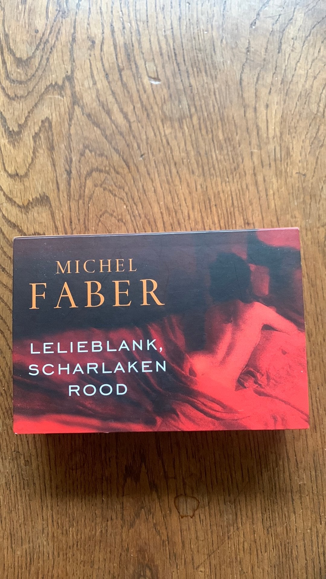 Michel Faber - Lelieblank, scharlaken rood, Ophalen of Verzenden, Zo goed als nieuw, Michel Faber