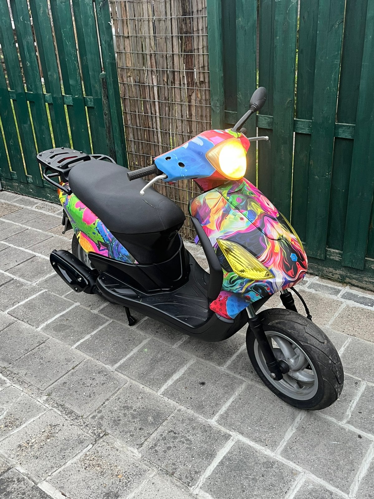 Piaggio fly - Unieke Wrap LEES BESCHRIJVING! €150 vnd halen!, Ophalen, Zo goed als nieuw, Benzine, Fly