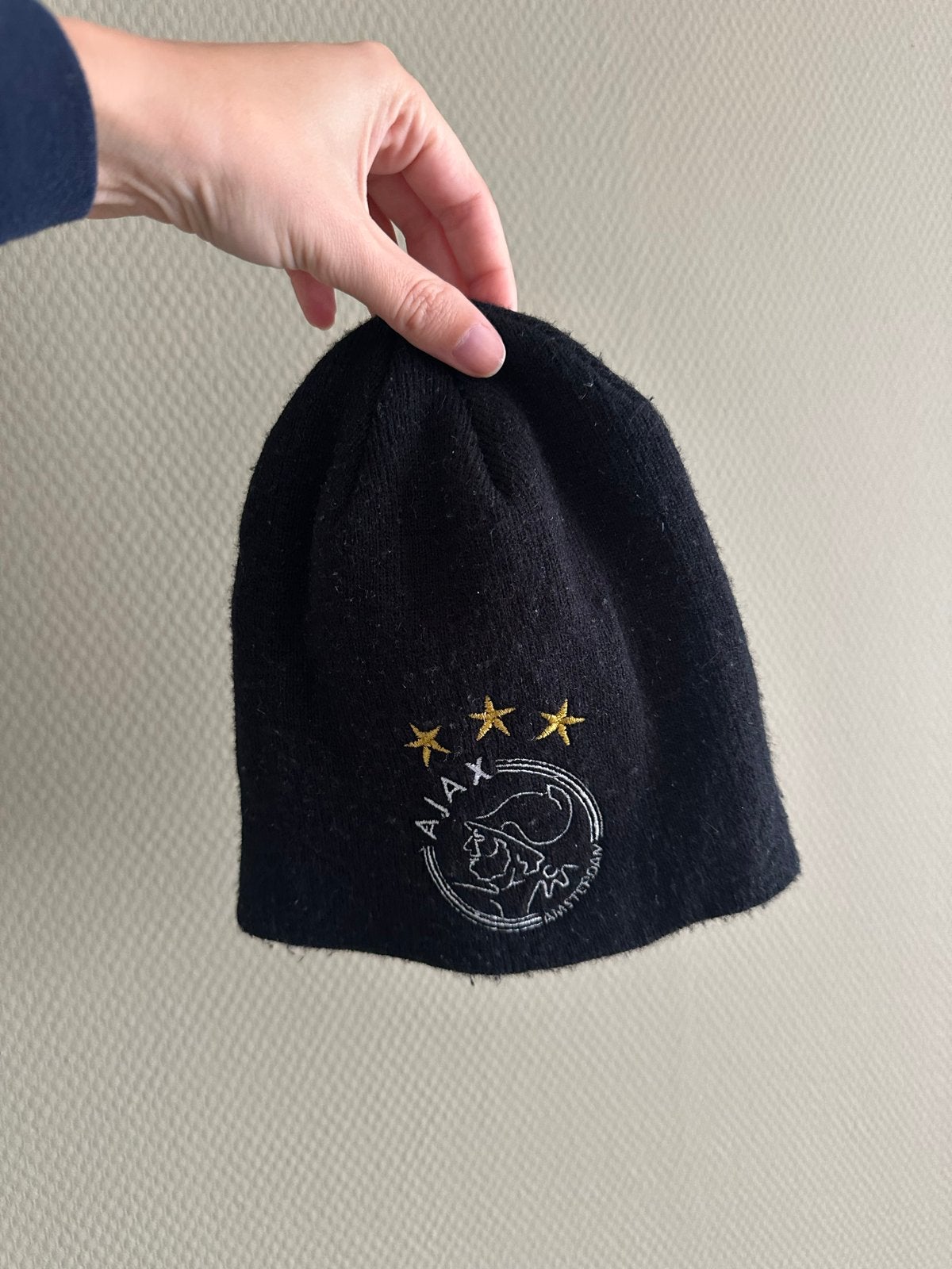 Zwarte AFC Ajax-muts (beanie) met het klassieke Ajax logo, Verzamelen, Ophalen of Verzenden