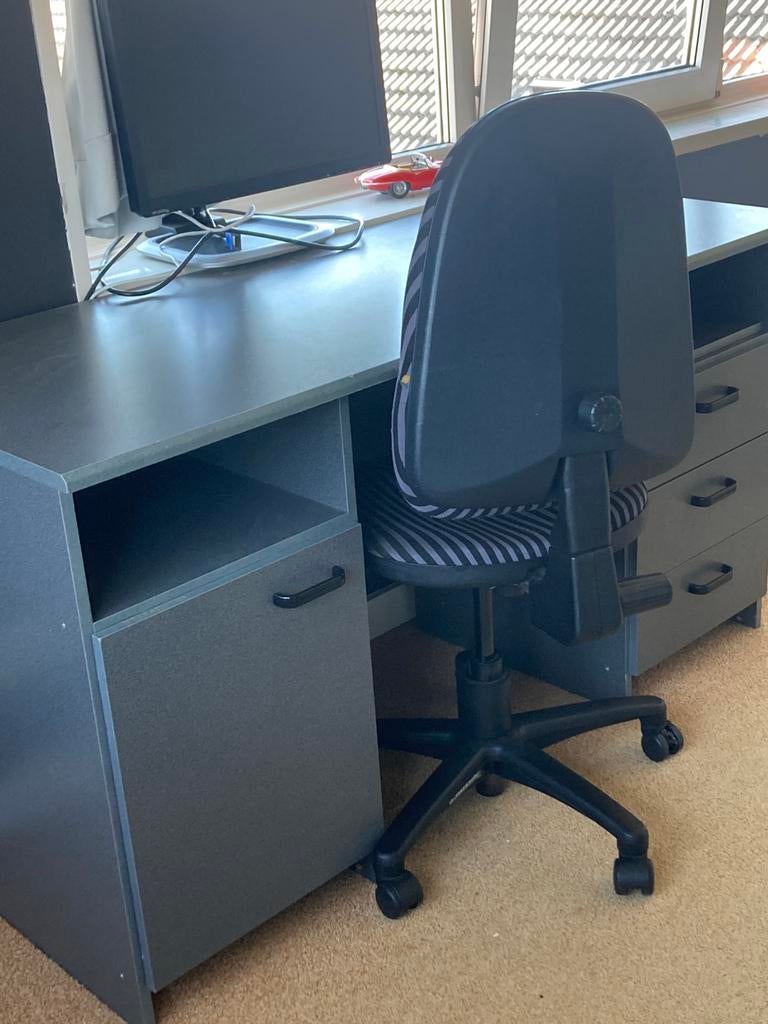 Bureau met bureaustoel stoel, Ophalen, Demontabel, Gebruikt, Spaanplaat of MDF