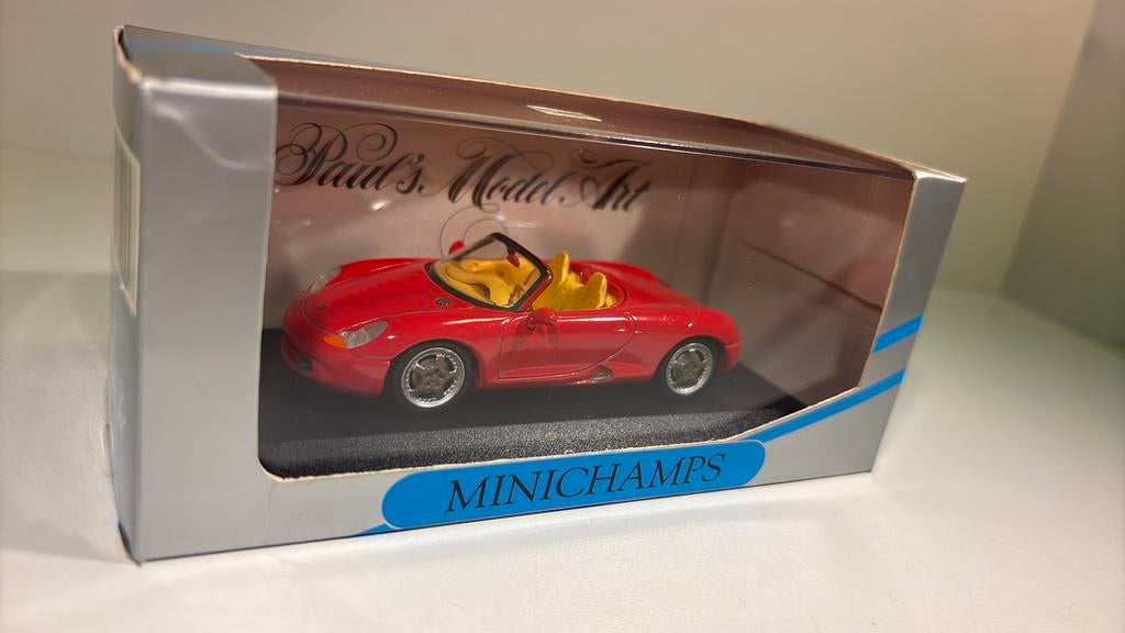 Porsche boxster red minichamps 1.43
