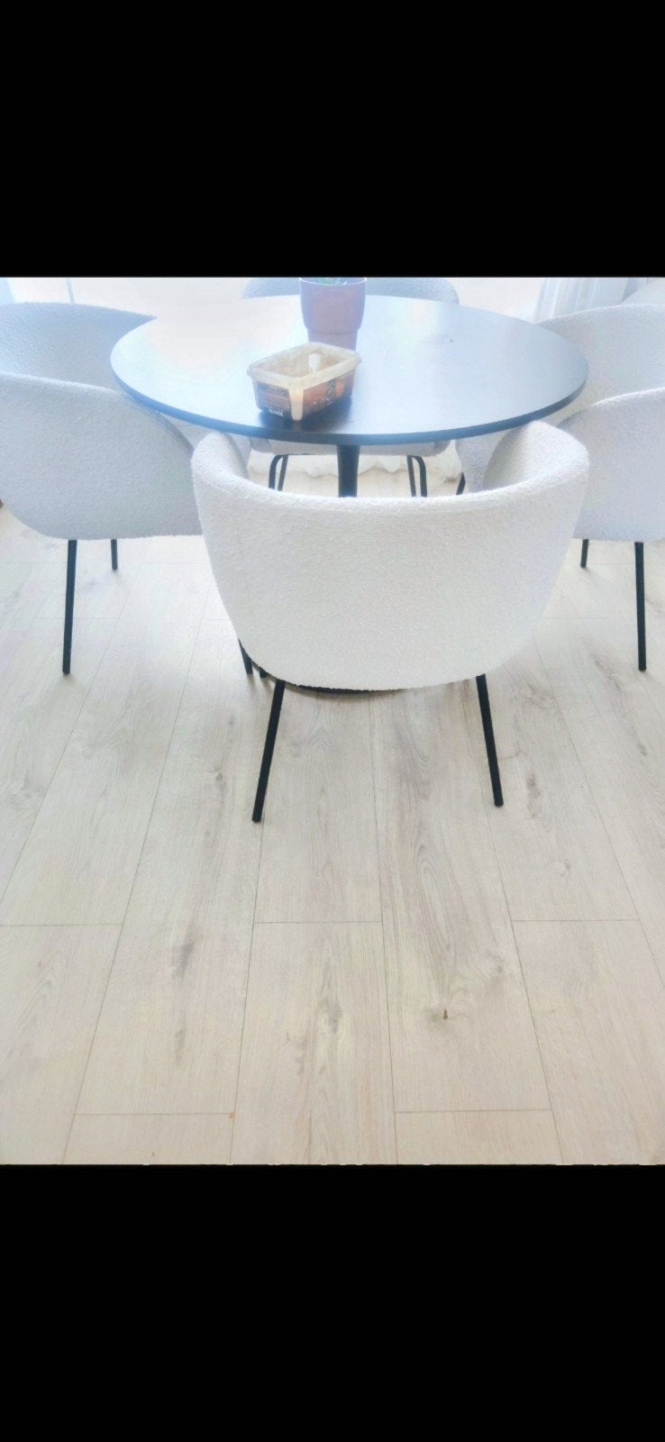 Moderne eettafel met 4  taddy Wit stoelen, Huis en Inrichting, Tafels | Eettafels, Ophalen, 50 tot 100 cm, Modern, Scandinavisch