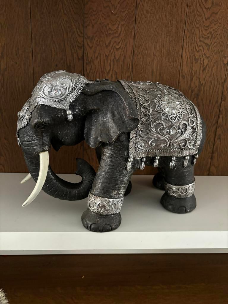 Decoratieve Olifant - Zwart met Zilveren Details, Ophalen of Verzenden, Zo goed als nieuw