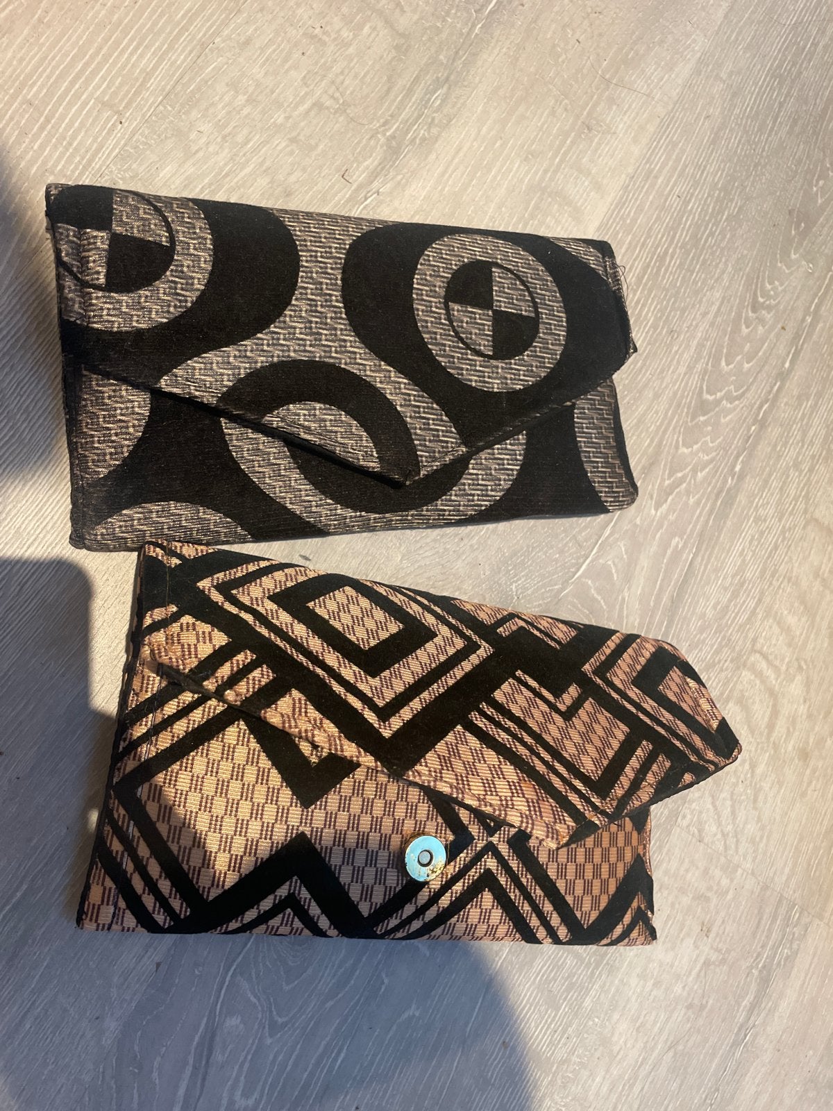 Set van 2 stijlvolle clutch tassen met patroon, Ophalen of Verzenden, Gebruikt, Zwart, Avondtasje