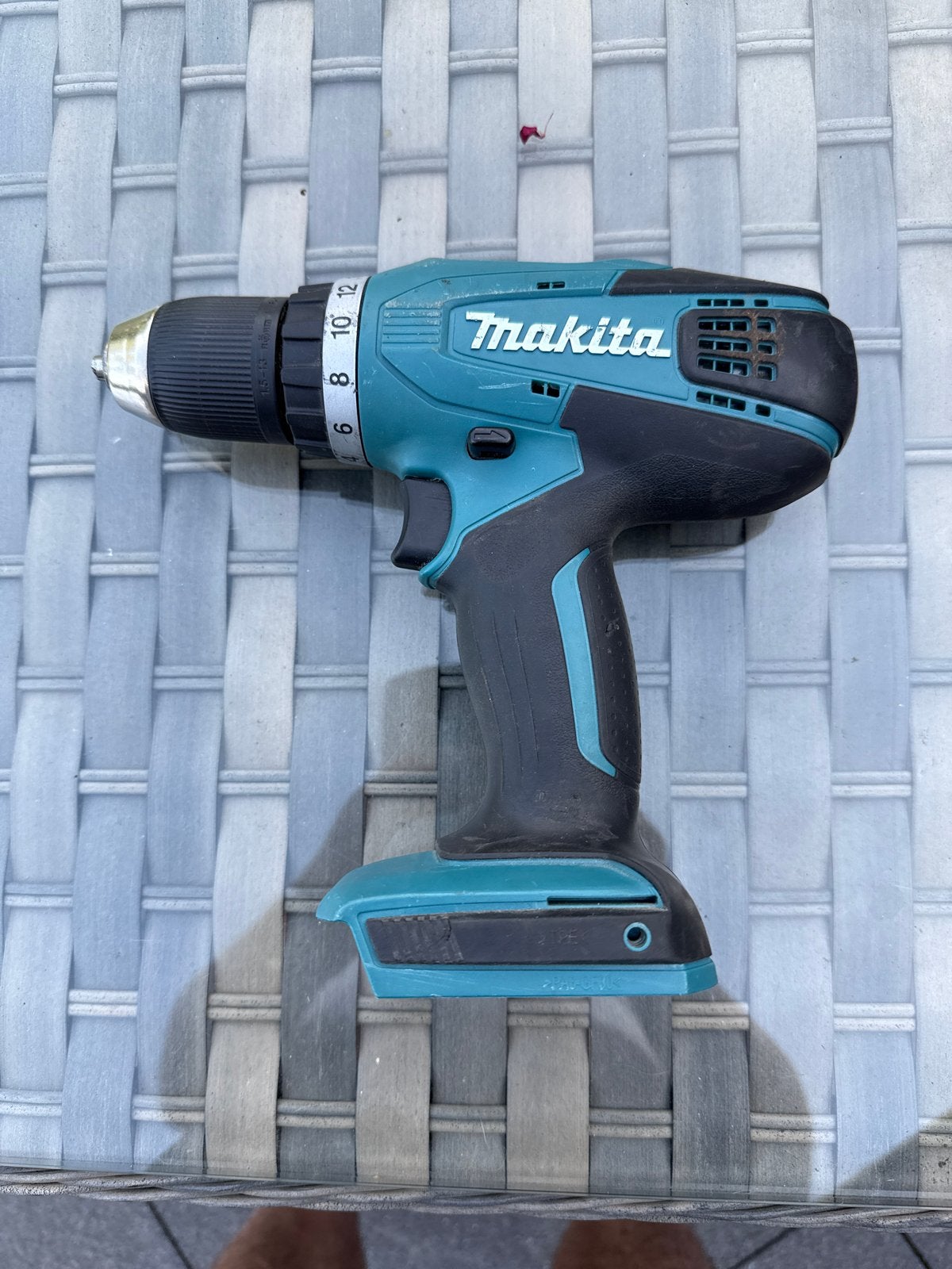 Makita DF457D 18V Boor- en Schroefmachine defecte kop, Gebruikt, Variabele snelheid, Ophalen of Verzenden, Boor- en Schroefmachine