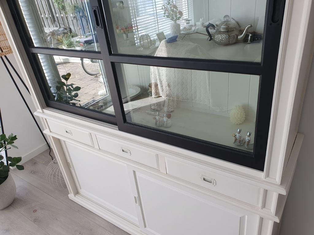 Mooie kast in wit  160 cm breed 223 cm hoog 40 cm diep, Huis en Inrichting, Kasten | Buffetkasten, Ophalen of Verzenden, Zo goed als nieuw