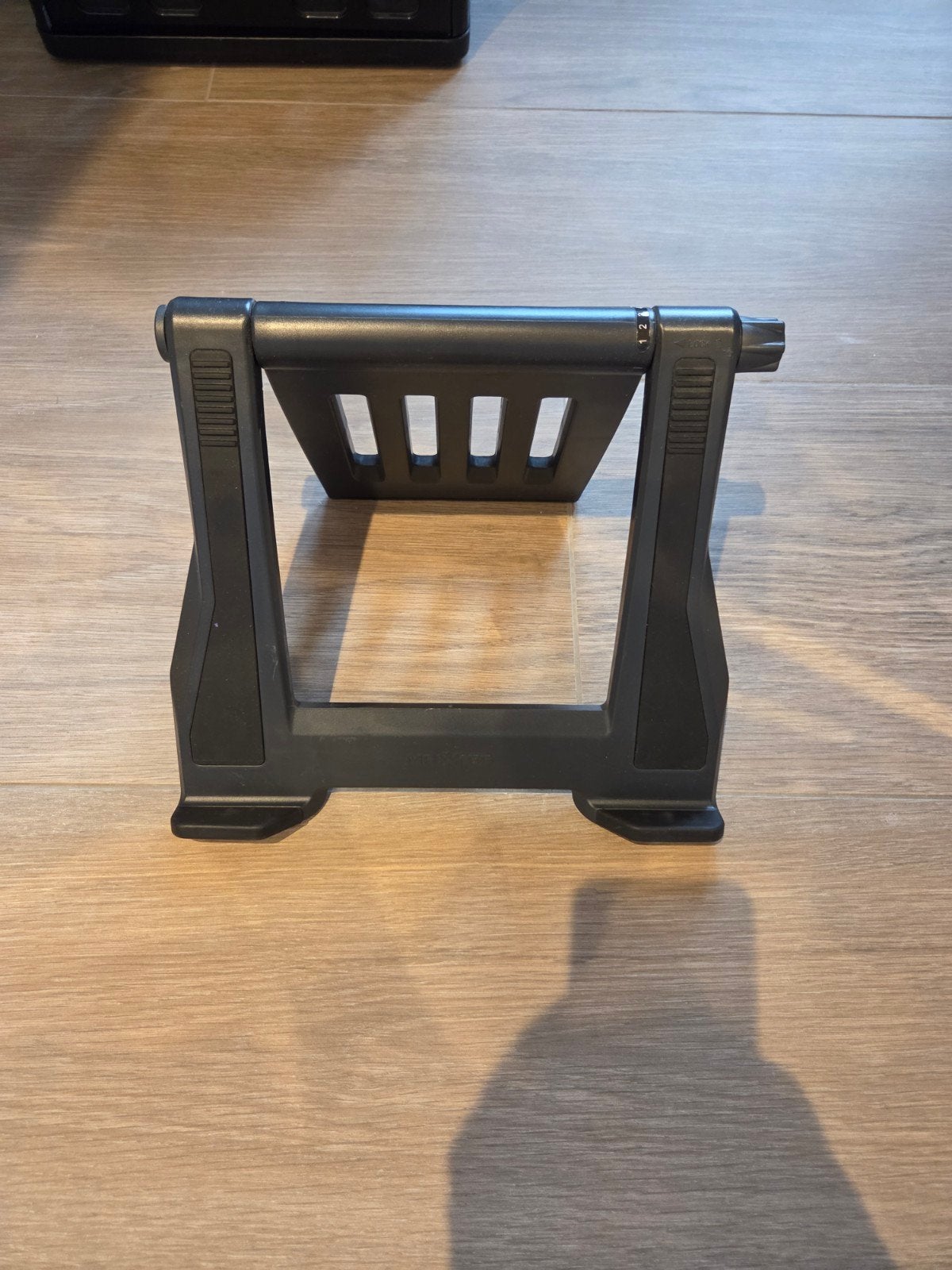 Verstelbare Laptopstandaard - Ergonomisch en Draagbaar, Computers en Software, Laptopstandaarden, Zo goed als nieuw, In diepte verstelbaar