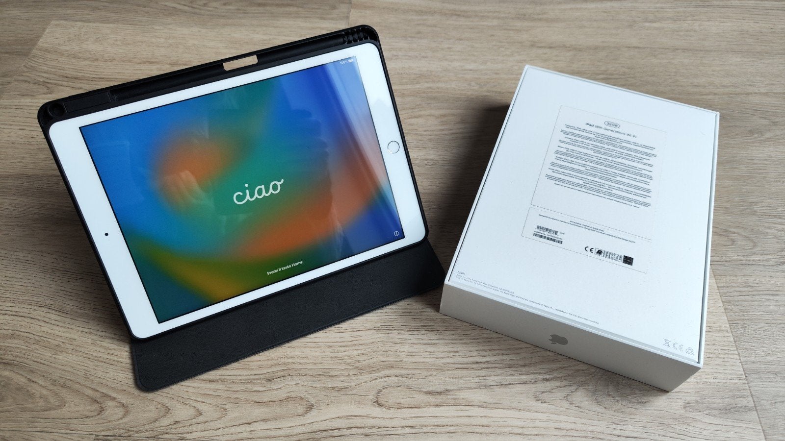 iPad 8e generatie 32 GB WiFi - Nette staat met hoes, 10 inch, 32 GB, Apple iPad, Ophalen of Verzenden