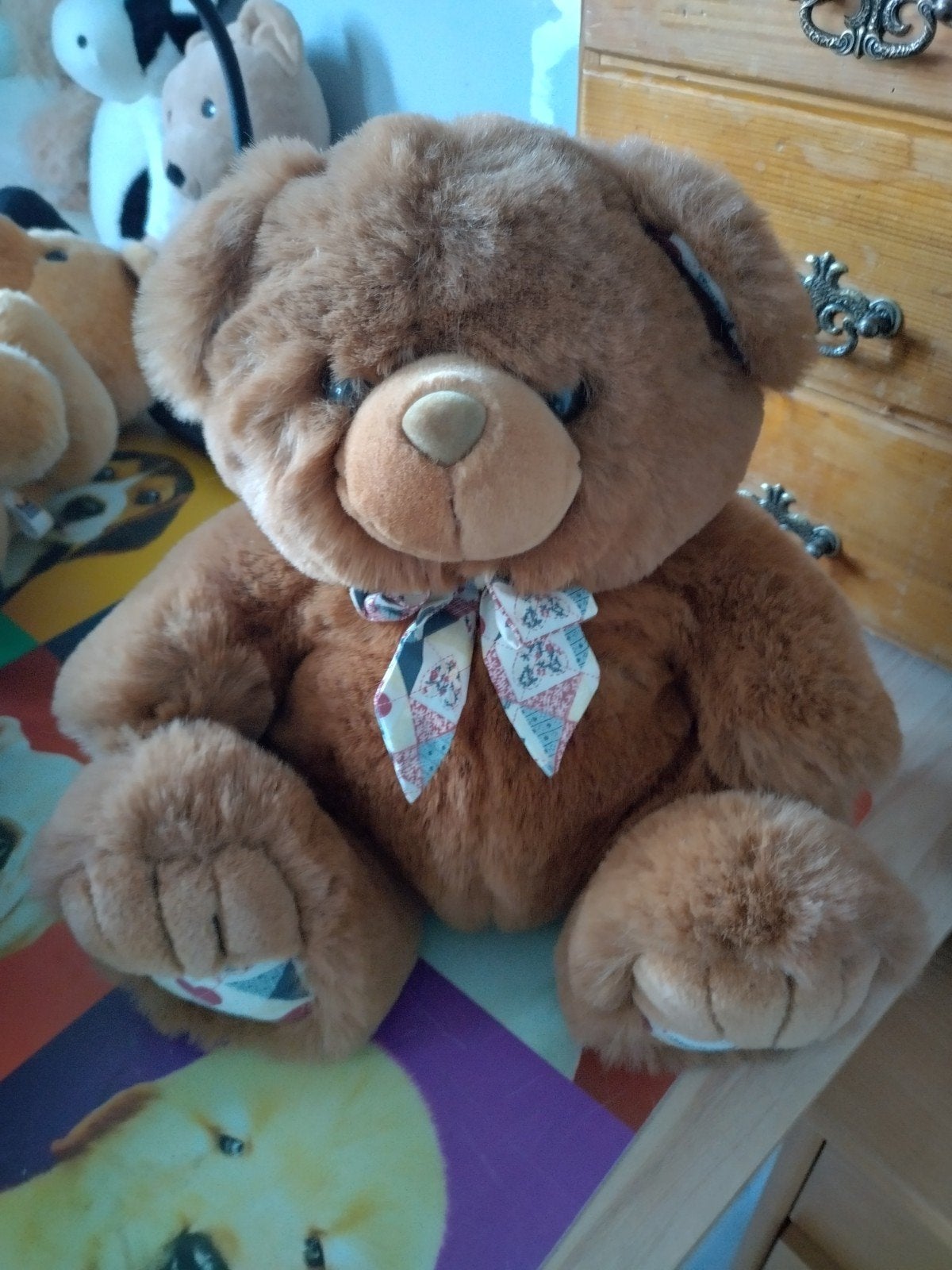 Grote zachte teddybeer met strik, Beer, Ophalen of Verzenden, Zo goed als nieuw, Middelgroot (20 tot 80 cm)
