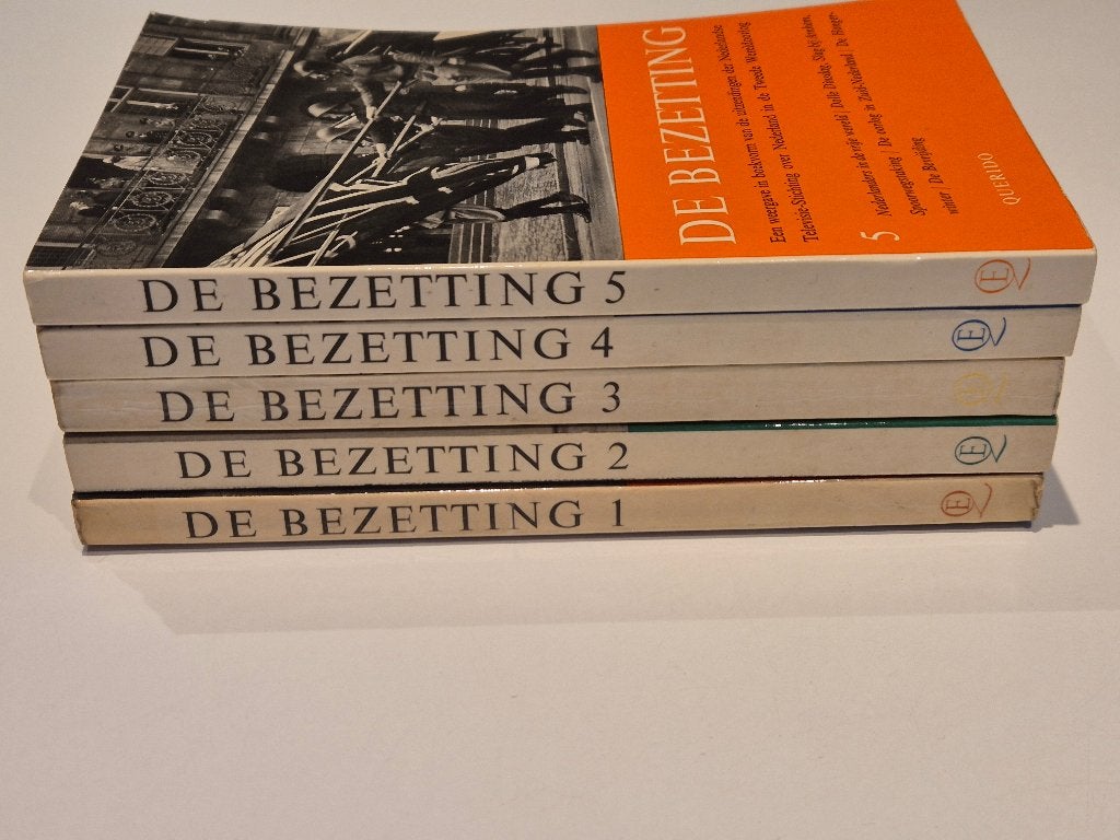 De Bezetting 1-5 Querido pockets WO2 Loe de Jong, Ophalen of Verzenden, Dr. L. de Jong, Algemeen, Tweede Wereldoorlog