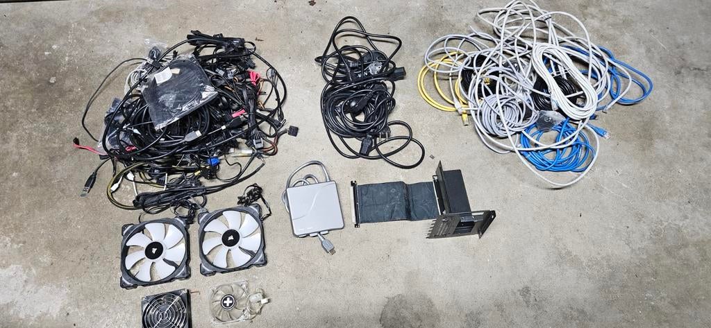Diverse computer kabels en toebehoren, Computers en Software, Pc- en Netwerkkabels, Ophalen of Verzenden, Nieuw