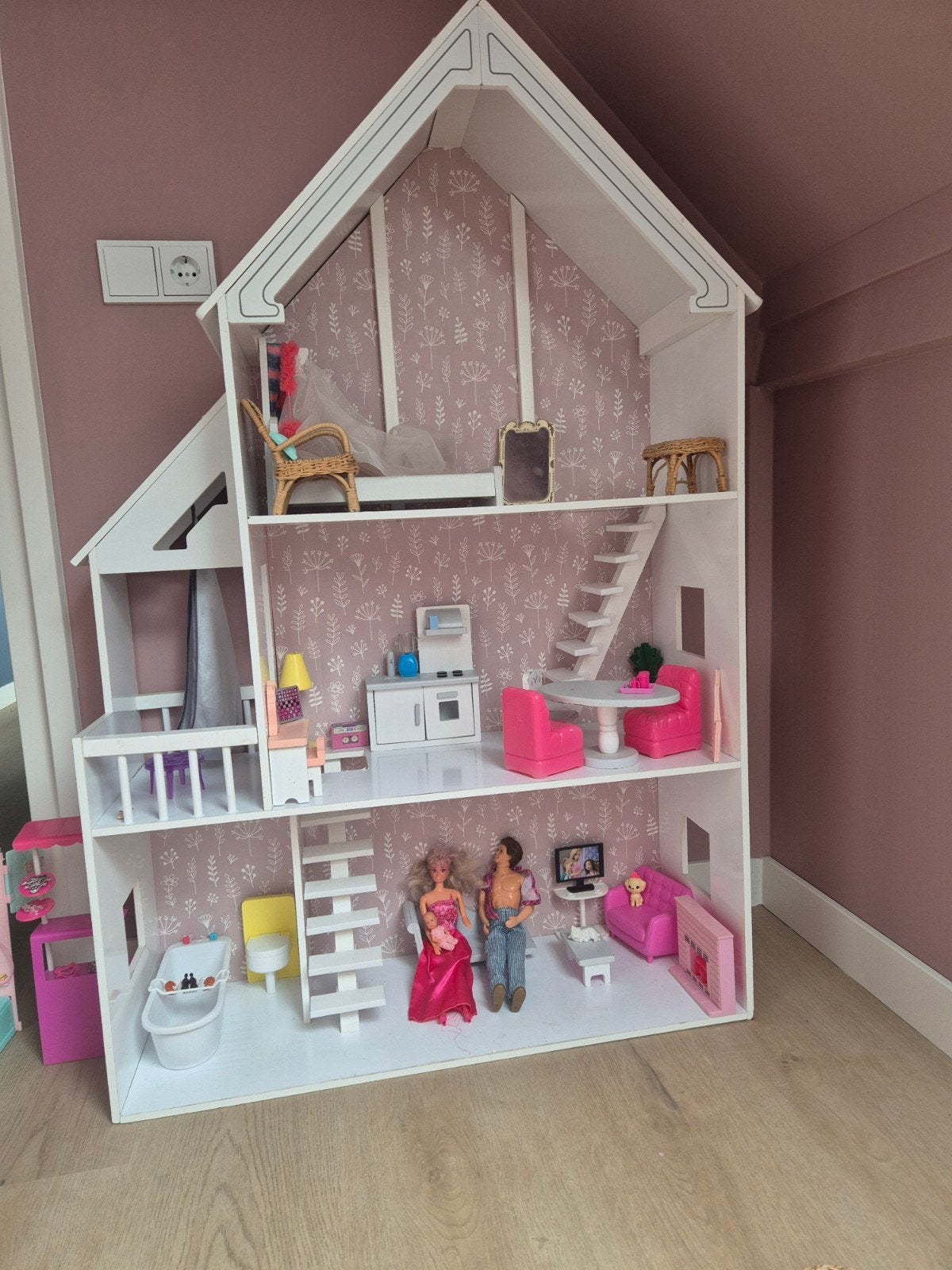 Te koop barbie huis, barbie's en nog veel meer!, Kinderen en Baby's, Speelgoed | Poppenhuizen, Ophalen, Zo goed als nieuw