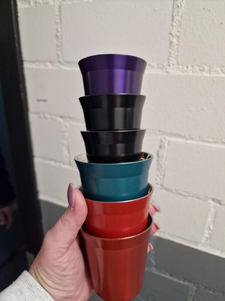 Nespresso capsulehouder met diverse cups, Huis en Inrichting, Ophalen of Verzenden, Metaal, Meerkleurig, Overige merken