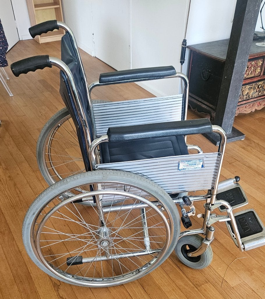 Keurige rolstoel  €65,-, Ophalen, Inklapbaar, Gebruikt, Duwrolstoel