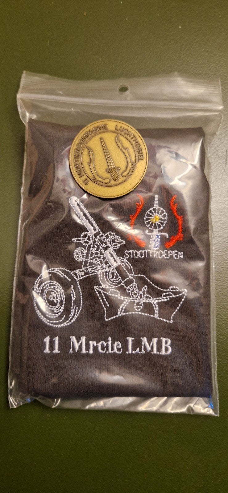 11 luchtmobiele brigade, Verzamelen, Ophalen of Verzenden, Landmacht, Nederland, Embleem of Badge