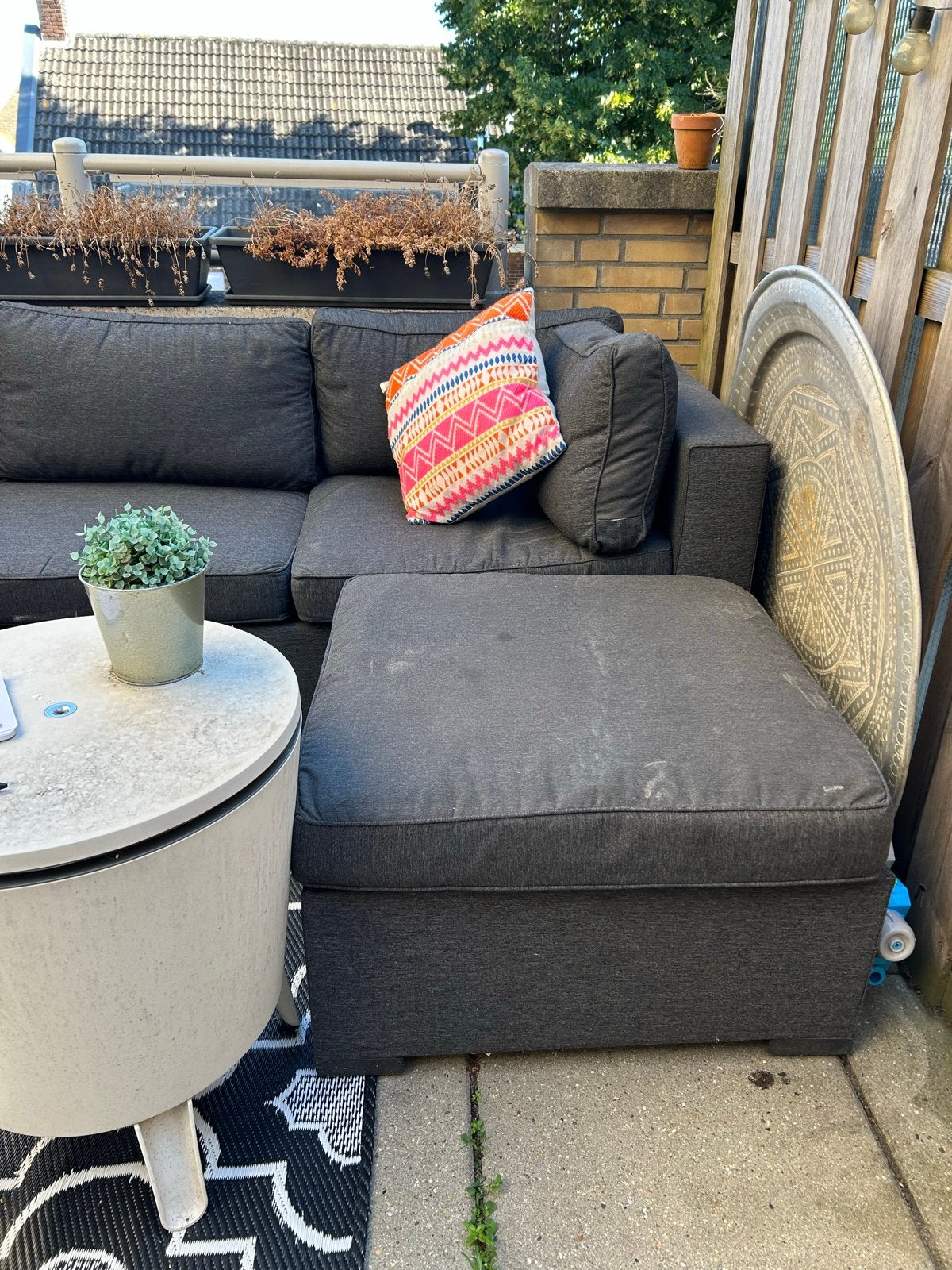 Donkergrijze loungebank met poef, Ophalen, Gebruikt