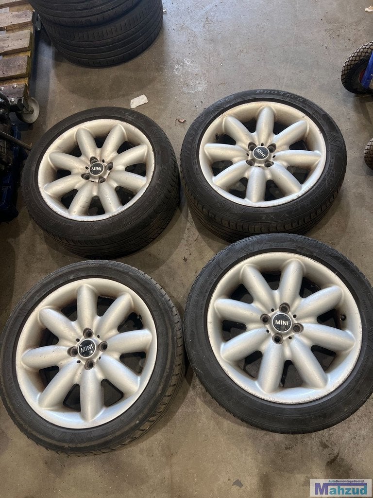 MINI cooper one Velgen 4x100 56.1 17 inch, Gebruikt, Ophalen of Verzenden, Customer.service@mini.co.uk, Band(en)