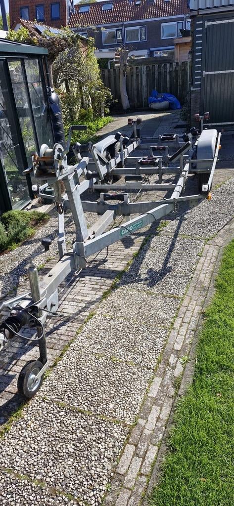 Pega, degelijke boottrailer met dubbele as, Ophalen, Gebruikt, 1500 tot 3000 kg, 6 tot 9 meter